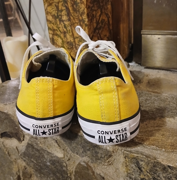 Converse Chuck Taylor All Stars Yellow Women’s 9.5 Men’s 7.5Low Top Canvas Style - Picture 6 of 8